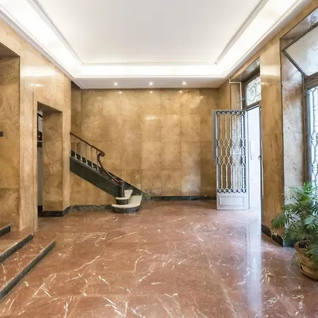Urbe10 Atarazanas Premium Loft 4 * Málaga